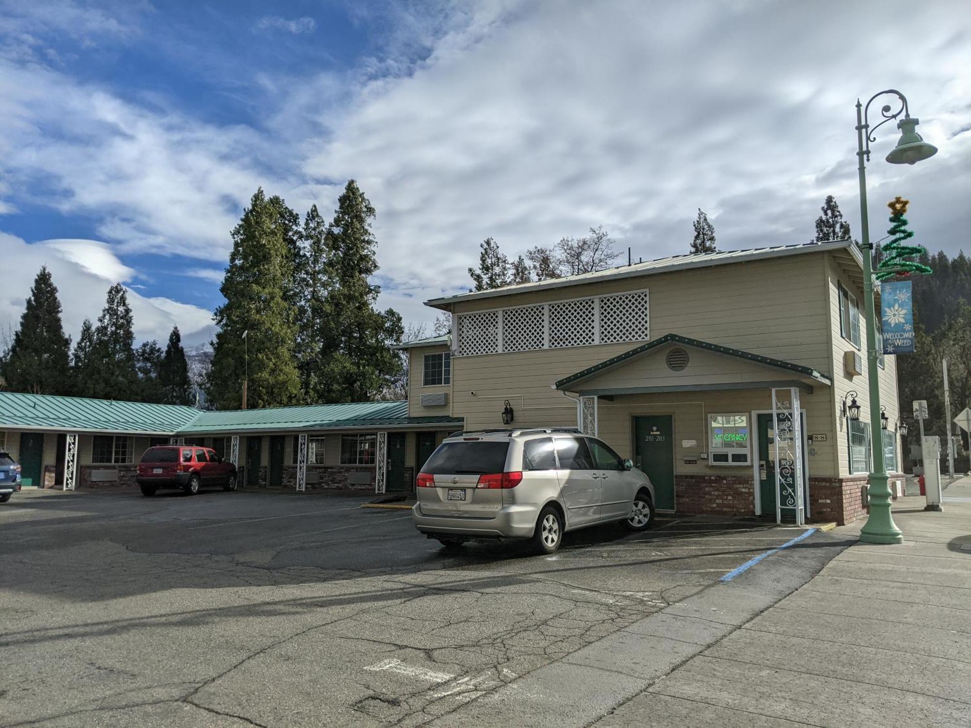 Hi-Lo Motel, Cafe And Rv Park Weed Exterior foto